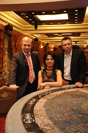 Edvins Lobins with the owners of Casino Nese